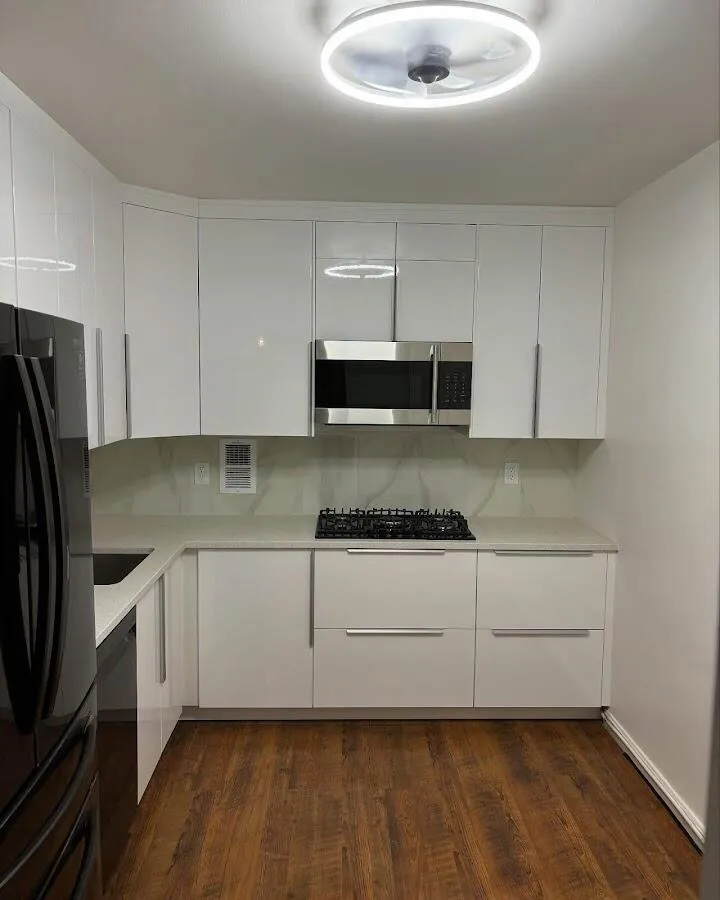 Renovated kitchen with quartz countertops in Lamont